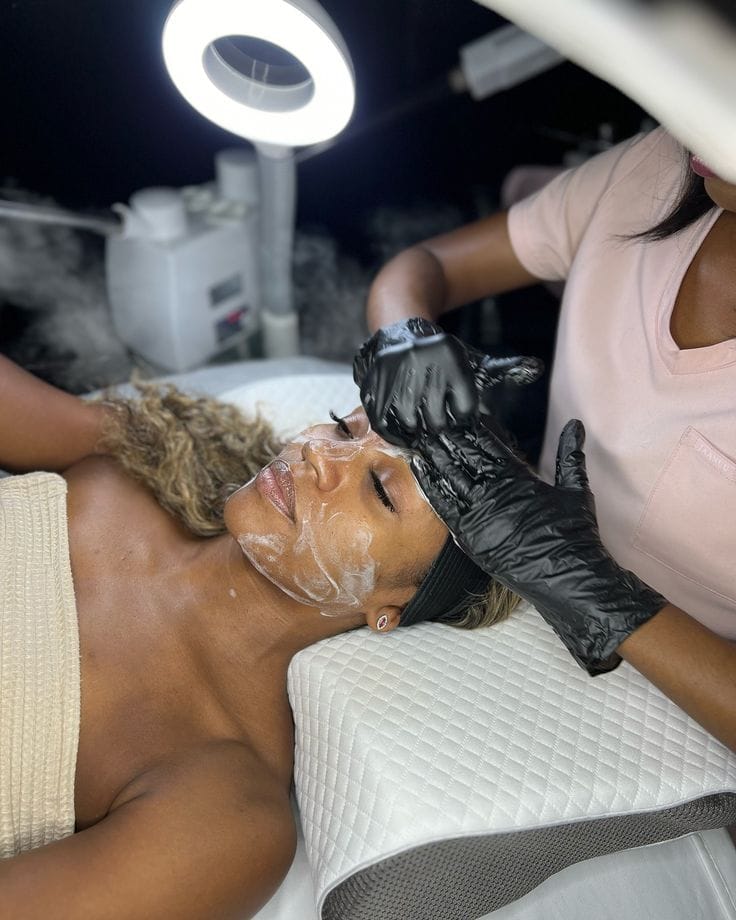 FACIAL SCRUBING